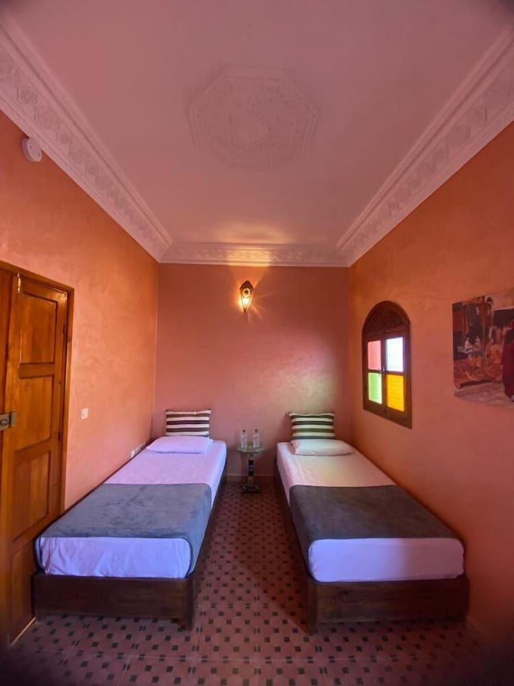 undefined Dar Dikrayat 7