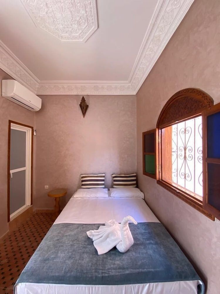 undefined Dar Dikrayat 10