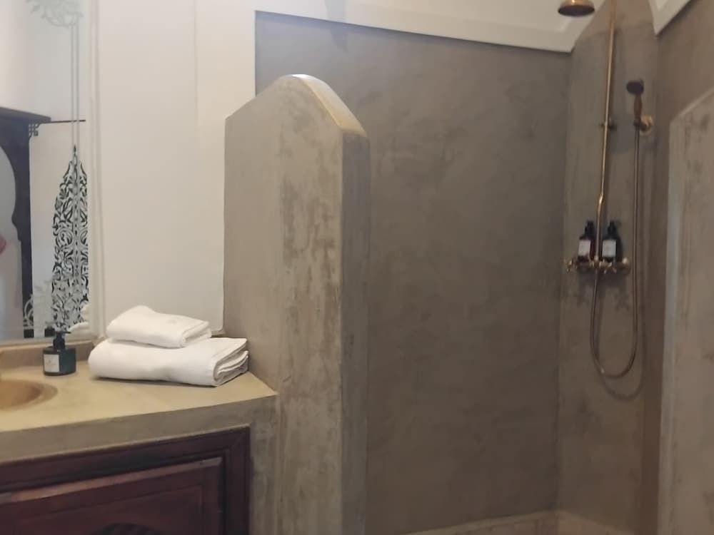 undefined Riad Yakimour 7