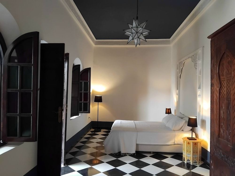 undefined Riad Yakimour 6