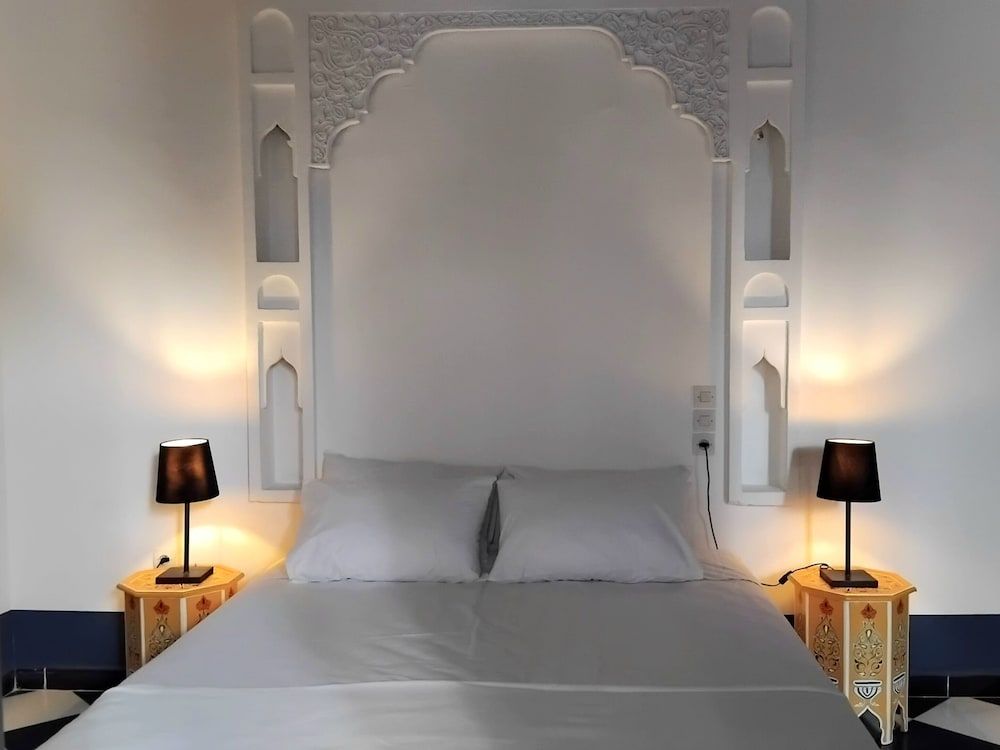 undefined Riad Yakimour 8
