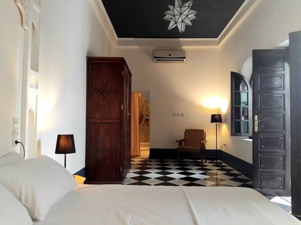 undefined Riad Yakimour 7