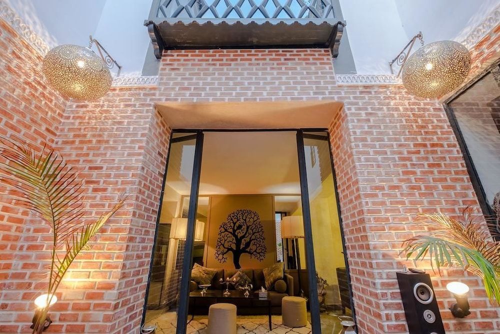 undefined Riad salam 40 4