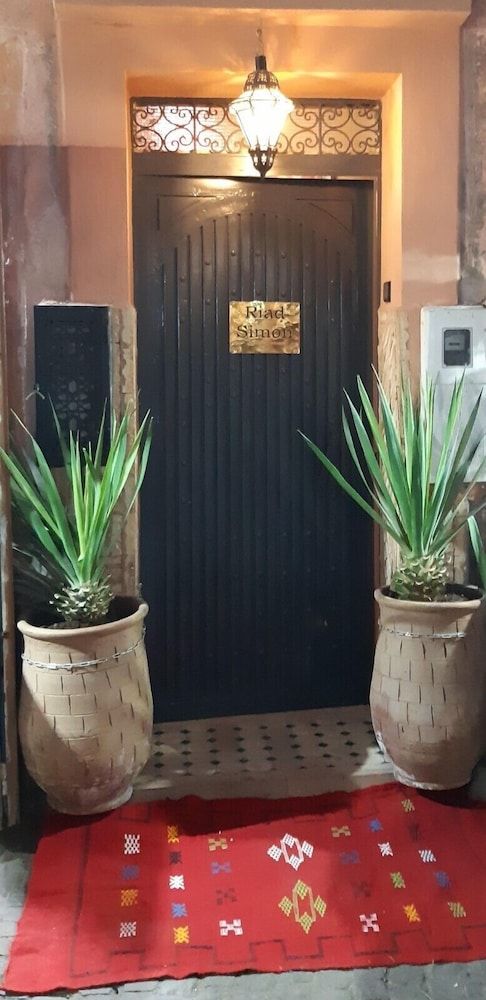 undefined Riad Simon 4