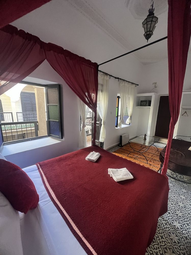 undefined RIAD SUN WEEK 5