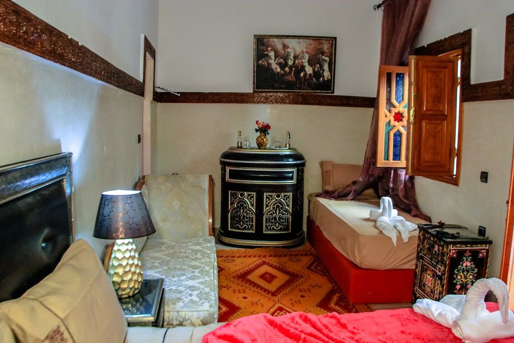 undefined Riad Lalla 8