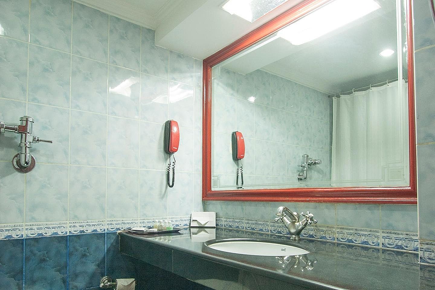 Vestin Park Deluxe Room 11