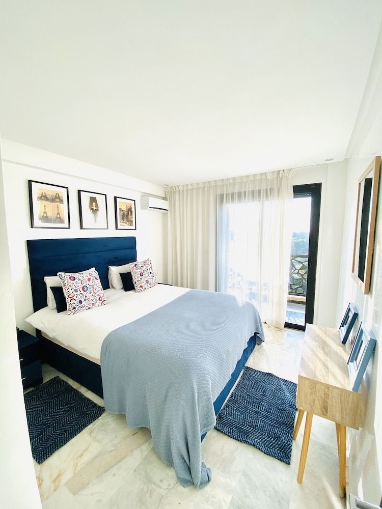 undefined Foch Apartment 7