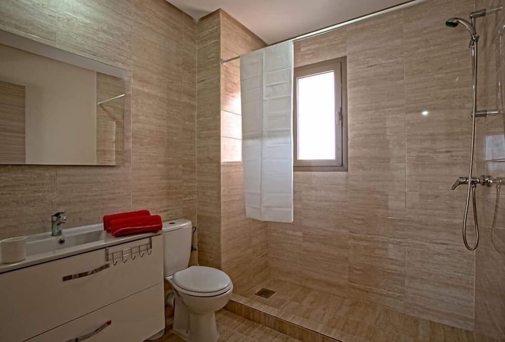 Privilege House Comfort Apartment, 3 Bedrooms, Non Smoking, Garden View 12