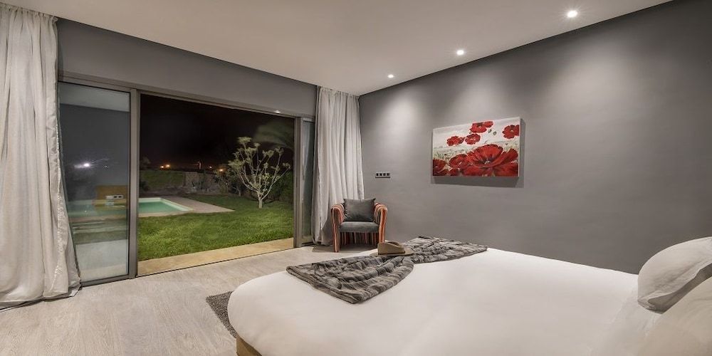 undefined Palms Edge 7