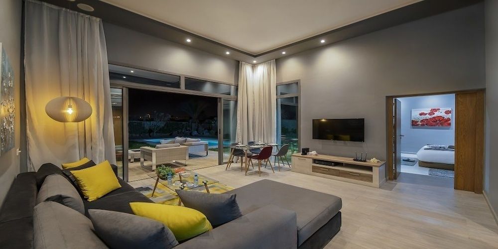 Palms Edge Deluxe Villa, 2 Bedrooms, Private Pool, Pool View 13