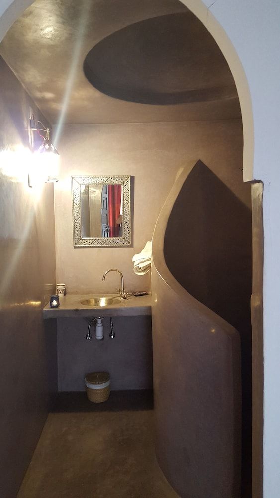 Riad Safia Deluxe Triple Room (Sofia) 7
