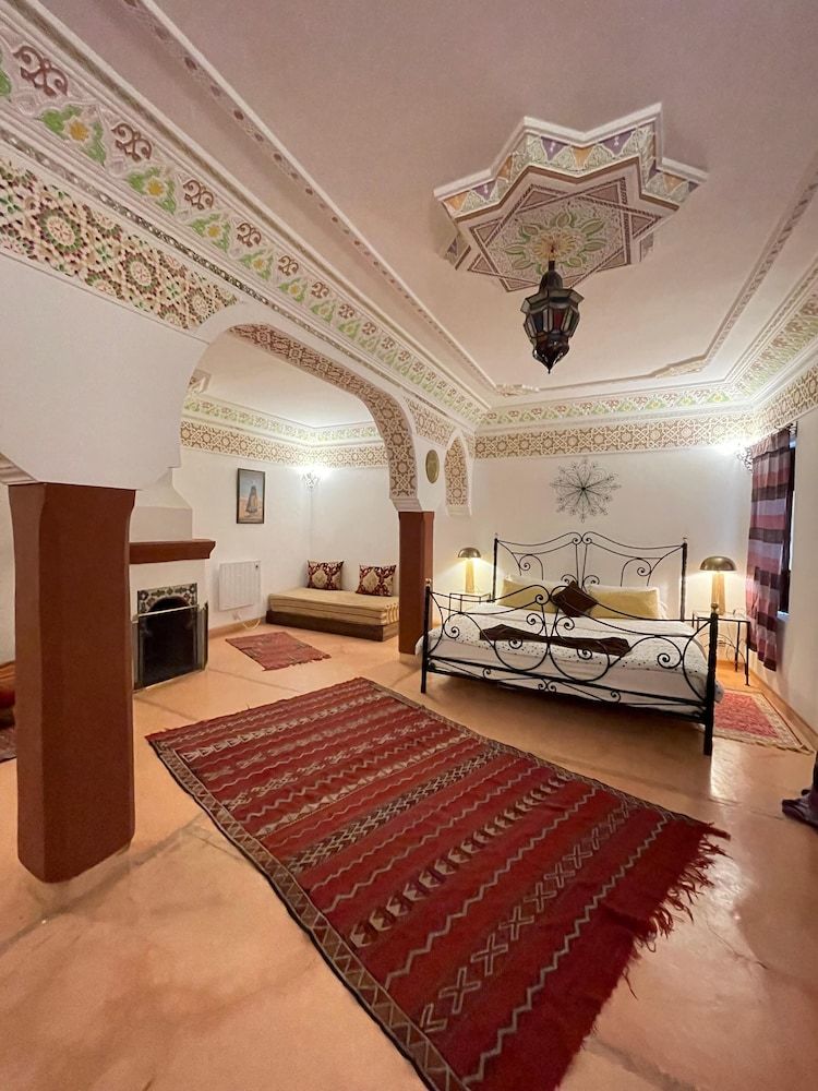 undefined Riad Le Dromadaire Bleu by Weekome