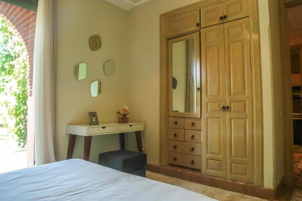 Villa London Luxury Villa, 6 Bedrooms 7