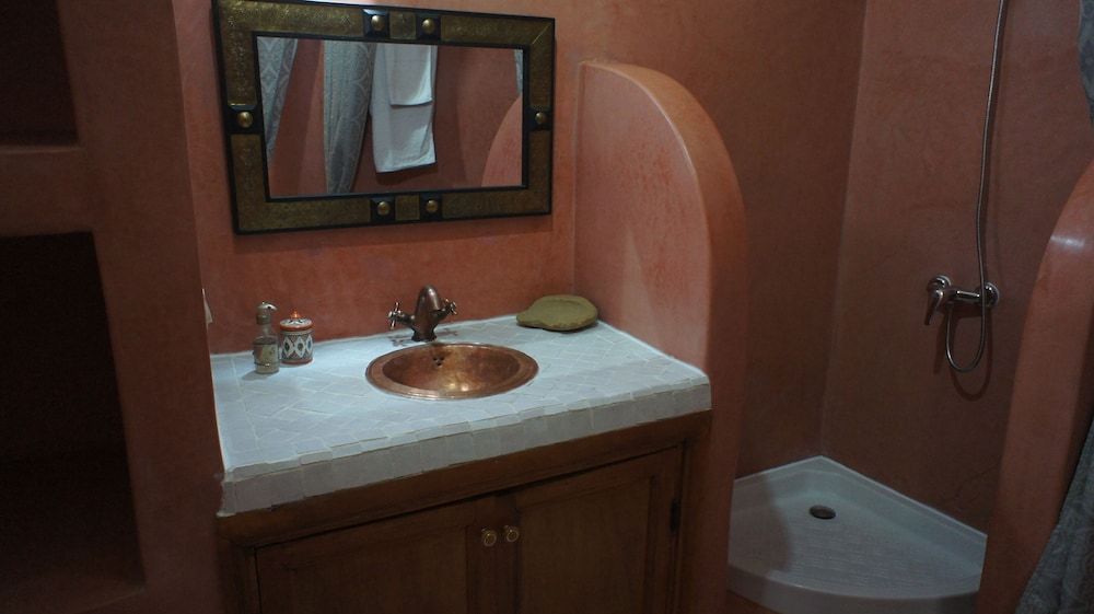 Riad Alqimam Triple Room 5