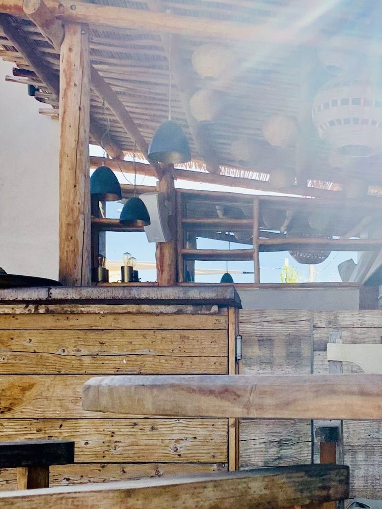 undefined Riad Yasaman 9