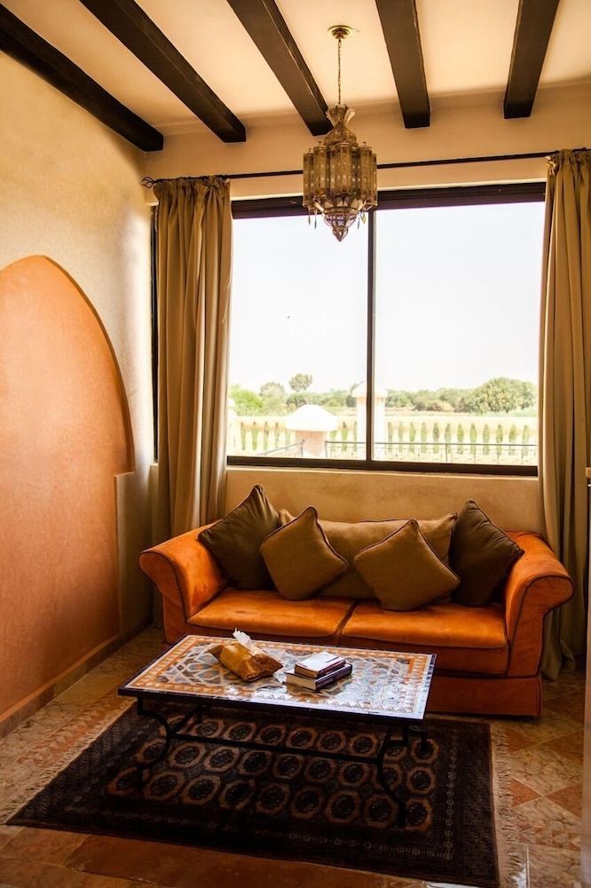 undefined Riad Mayo 8