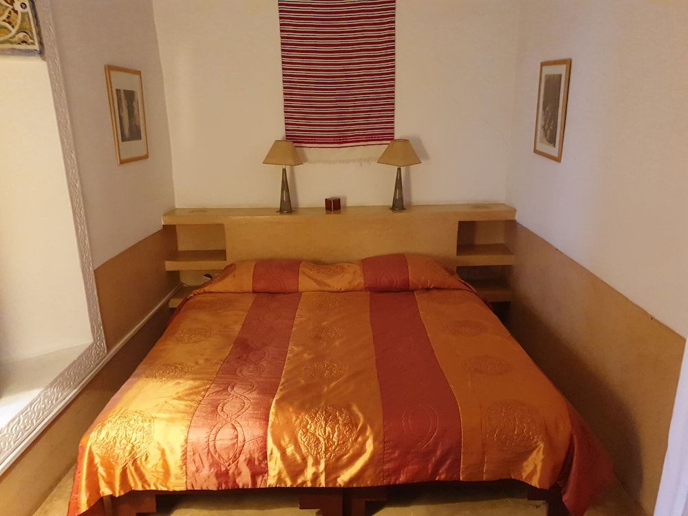 undefined Riad Neela 8