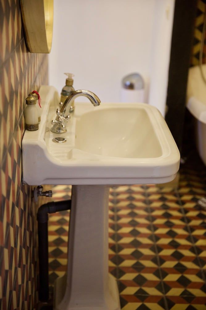 Riad Shakho Junior Double Room 8