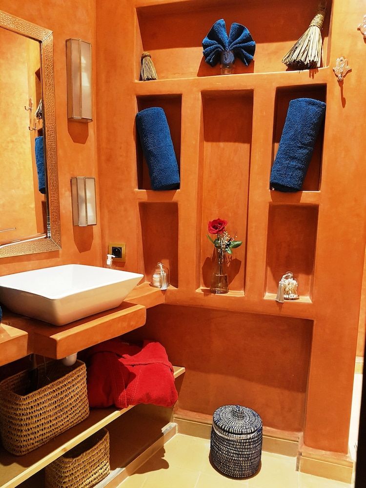 Riad Bilkis the Magic of Marrakech House, 2 Bedrooms, Smoking, Patio 17