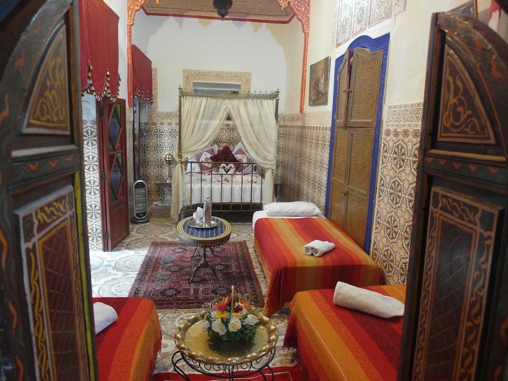undefined Riad Chennaoui 4
