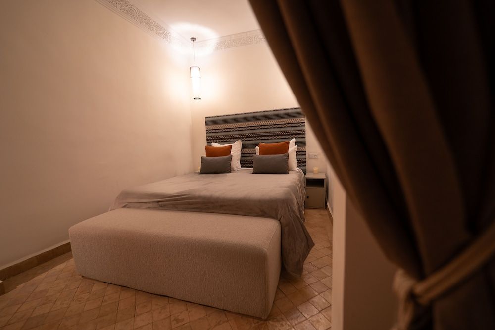 undefined Ryad Selyen 8