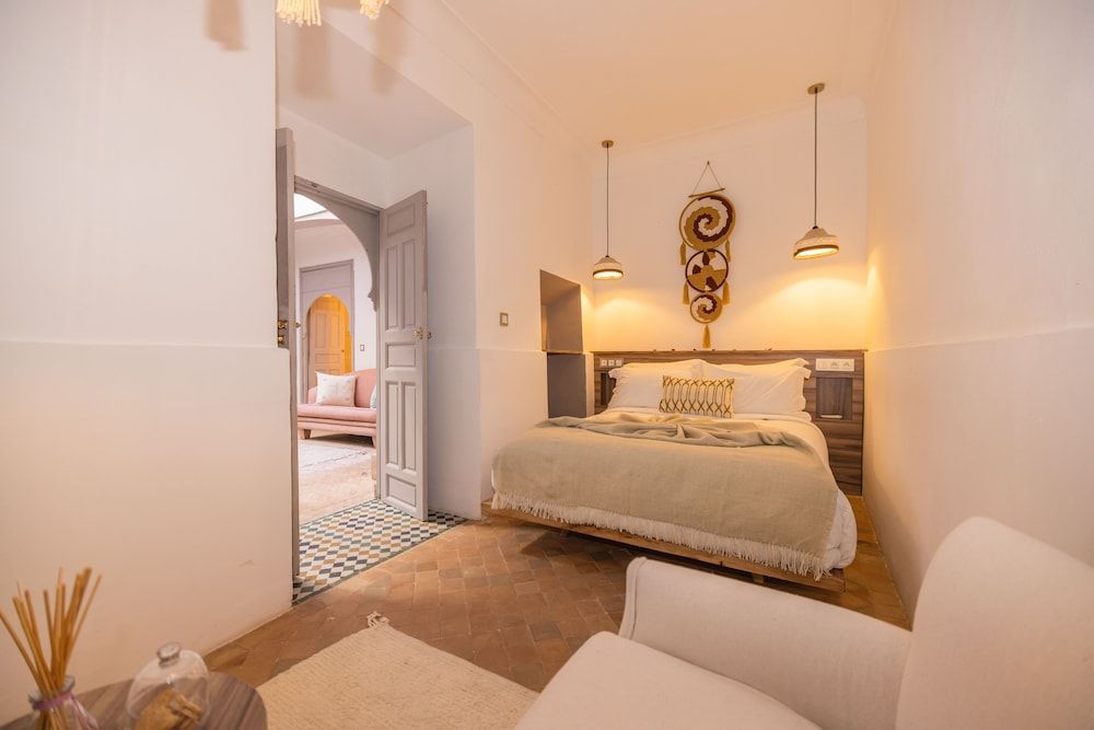 Riad Tizou Deluxe Room 3