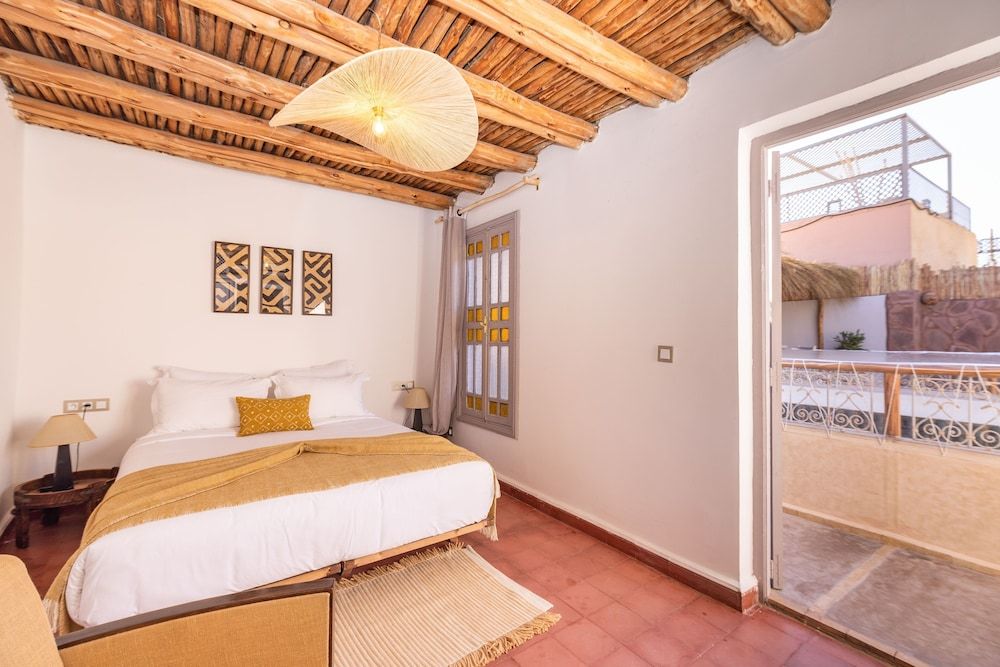 Riad Tizou Deluxe Room 5