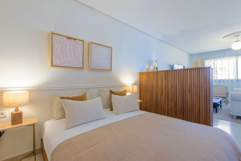 ZARI BOUTIQUE Aparthotel Classic Apartment, 1 Bedroom, Balcony 3