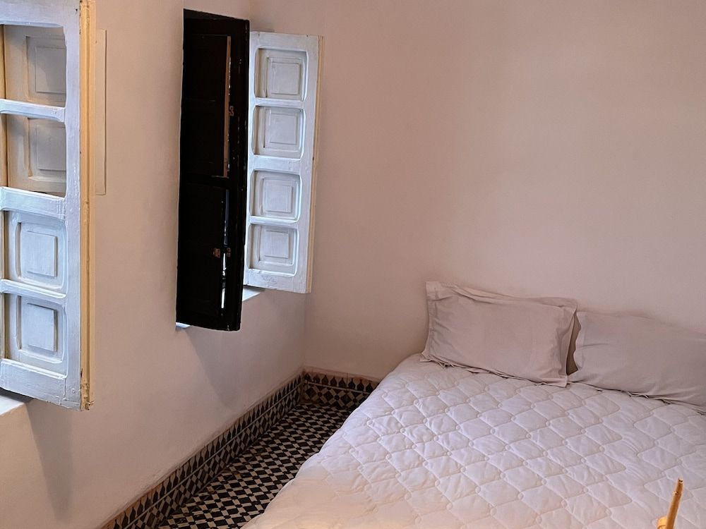 Riad Tatam House Standard Triple Room 16