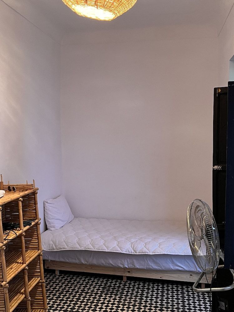 Riad Tatam House Standard Triple Room 11