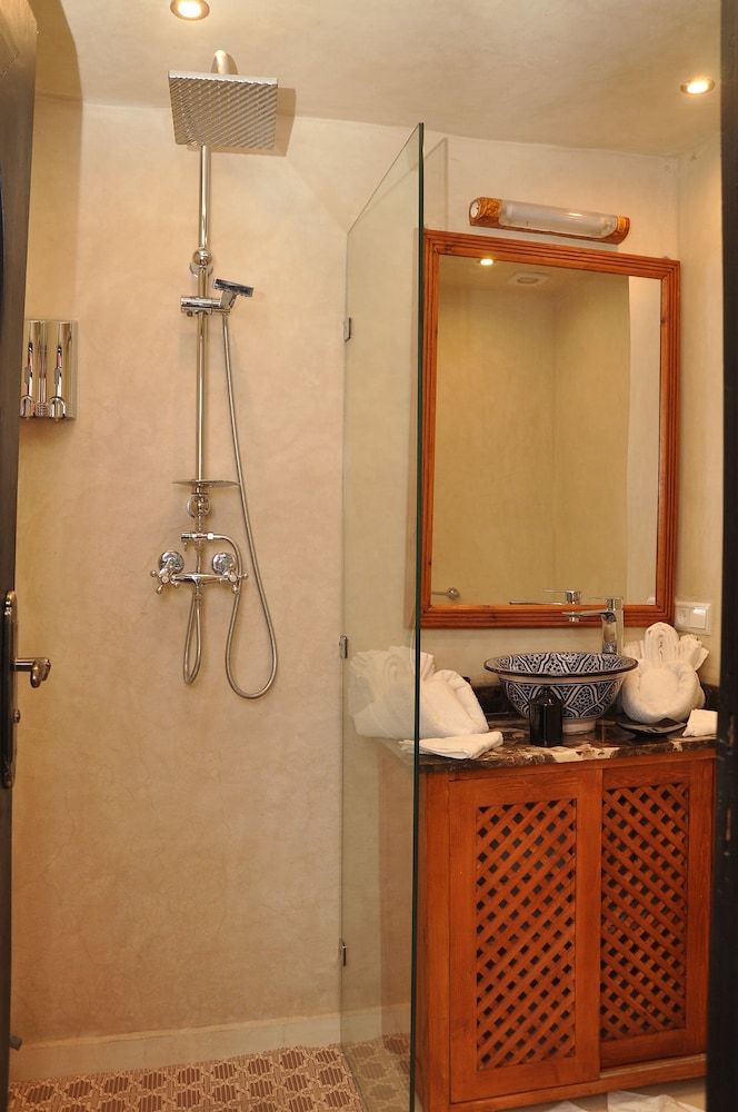 Riad La Porte d'Or & Spa Family Double Room 5