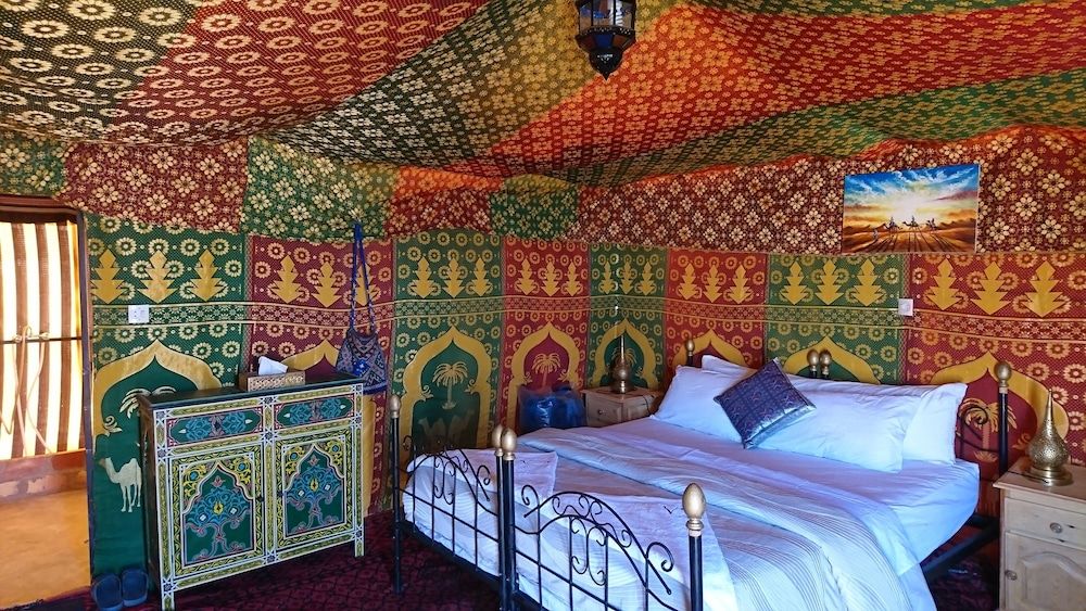 Tent (Sultana)