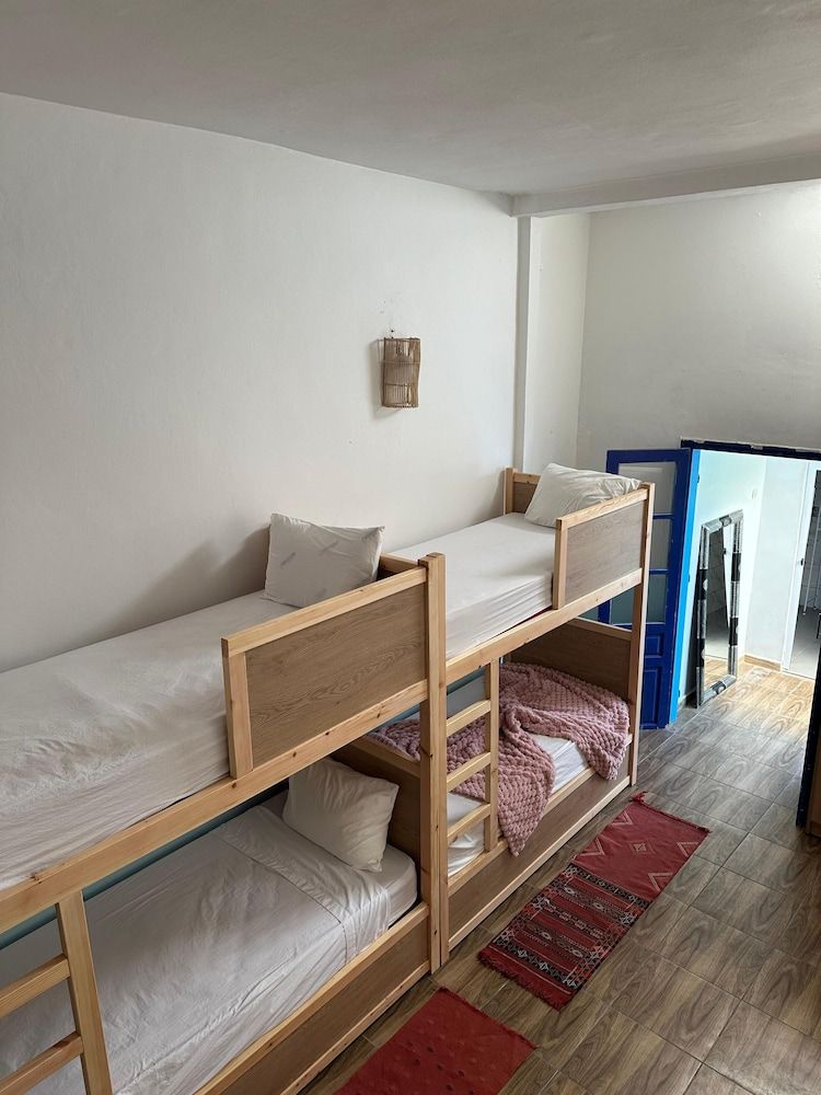 Comfort Shared Dormitory, Women only