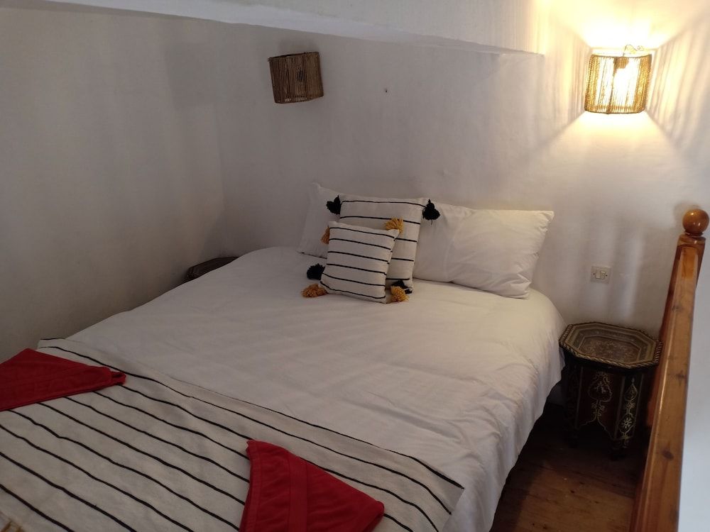 Darzayna Standard Single Room 5