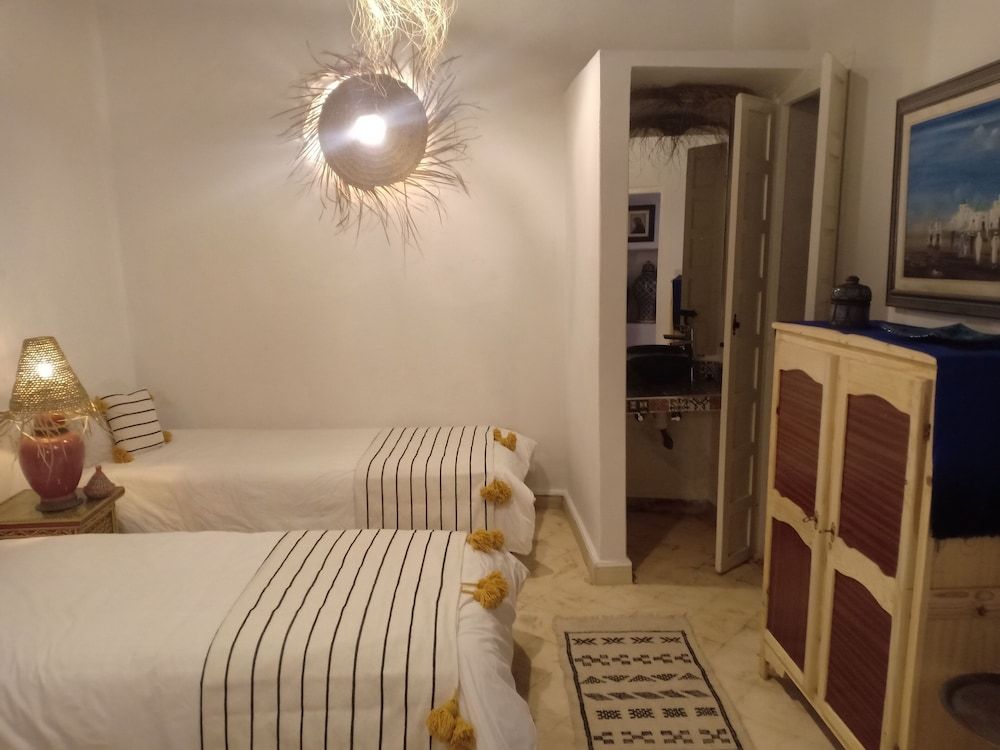 Darzayna Standard Triple Room 5