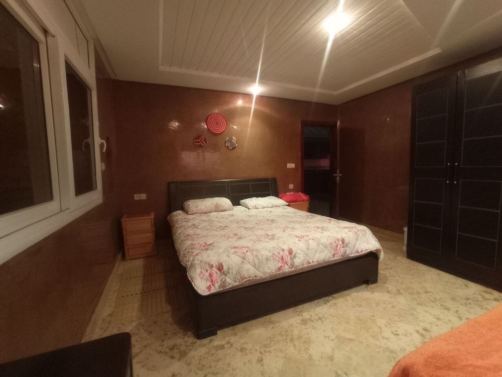 Mubaradise Surfcamp