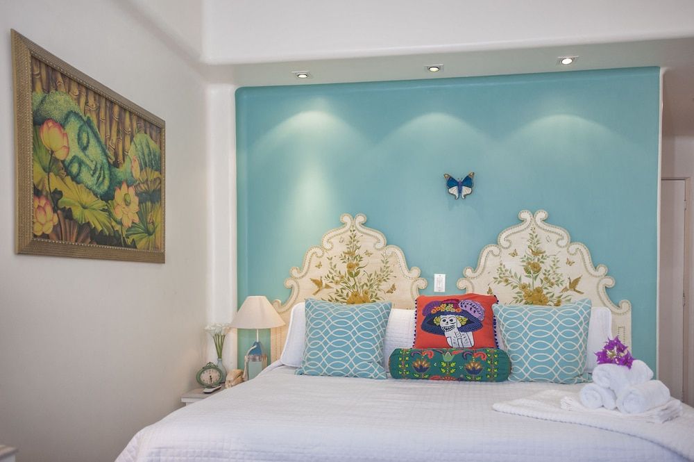 Signature Studio Suite, 1 King Bed with Sofa bed, Pool Access, Ocean View