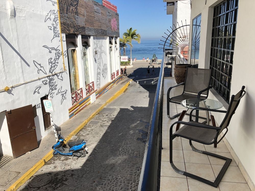 City House, 2 Bedrooms, Partial Ocean View