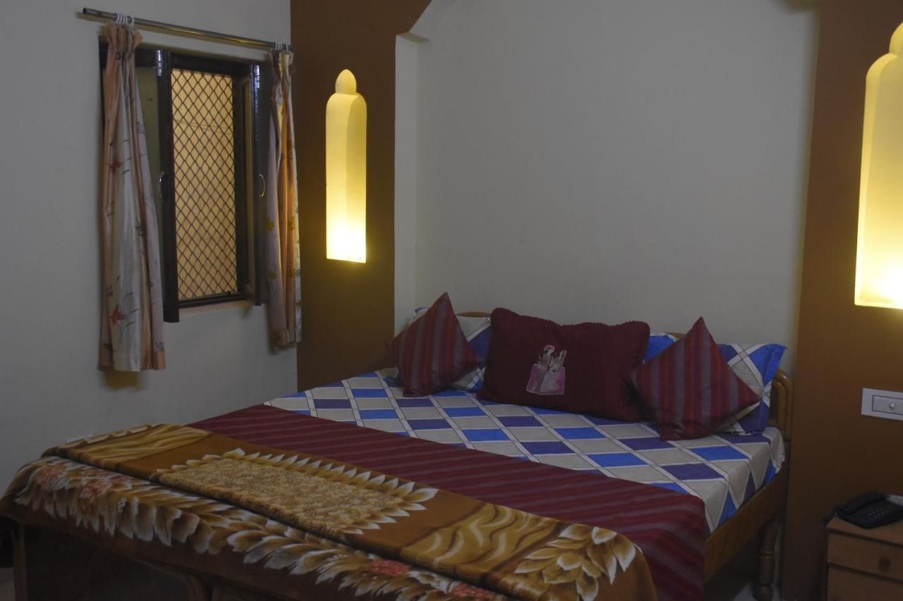 Hotel Vallabh Darshan