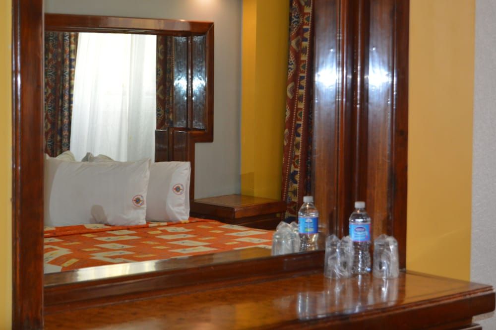 Hotel Mina Standard Double Room, 2 Queen Beds 13