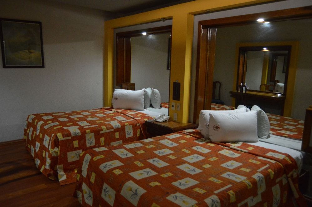 Hotel Mina Standard Double Room, 2 Queen Beds 6
