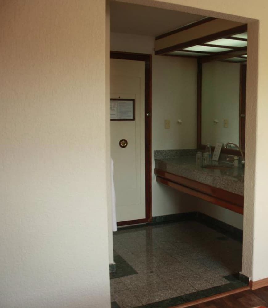 Hotel Mina Standard Double Room, 2 Queen Beds 14