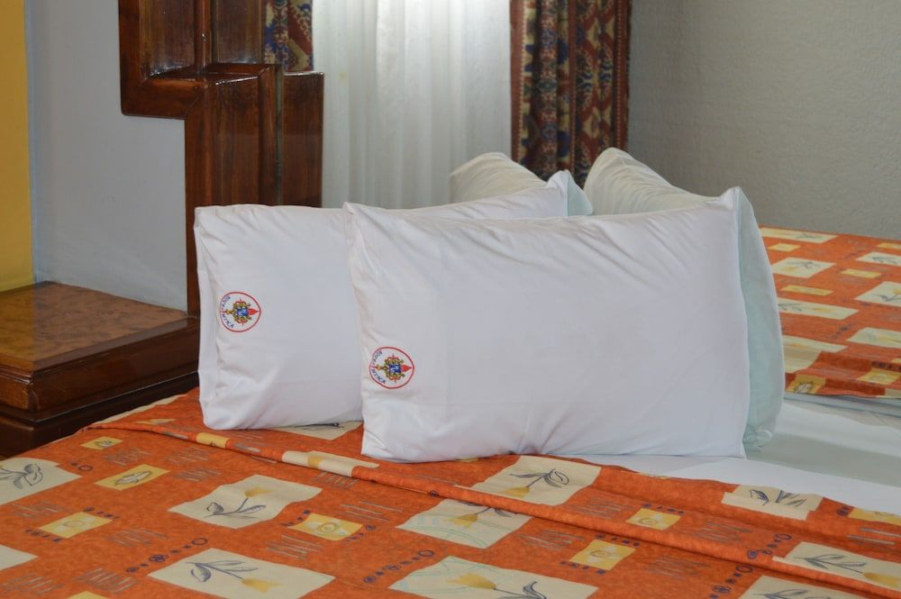 Hotel Mina Standard Double Room, 2 Queen Beds 7
