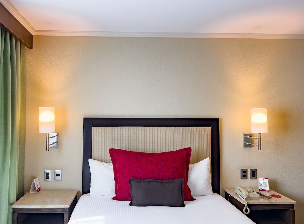 Exe Alameda Reforma Deluxe Room, 1 King Bed 3