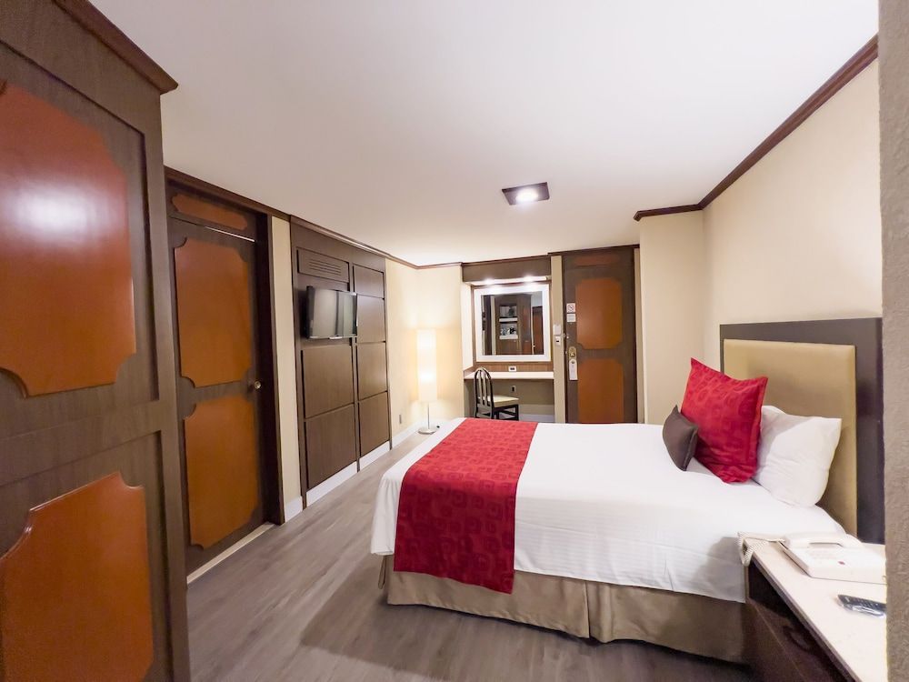 undefined Exe Alameda Reforma 8