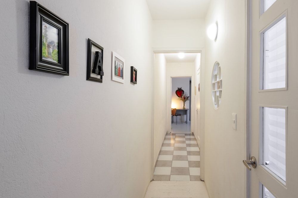 Cozy Vintage Flat Room, Multiple Beds, Non Smoking 19