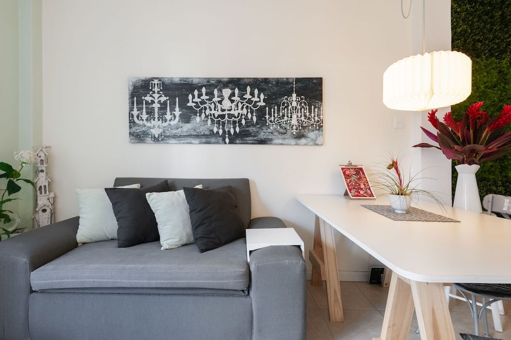 Cozy Vintage Flat Room, Multiple Beds, Non Smoking 18