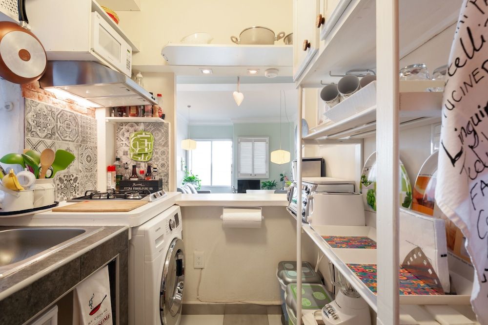 Cozy Vintage Flat Room, Multiple Beds, Non Smoking 13