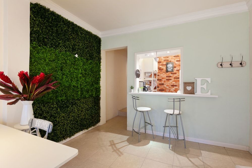 Cozy Vintage Flat Room, Multiple Beds, Non Smoking 20